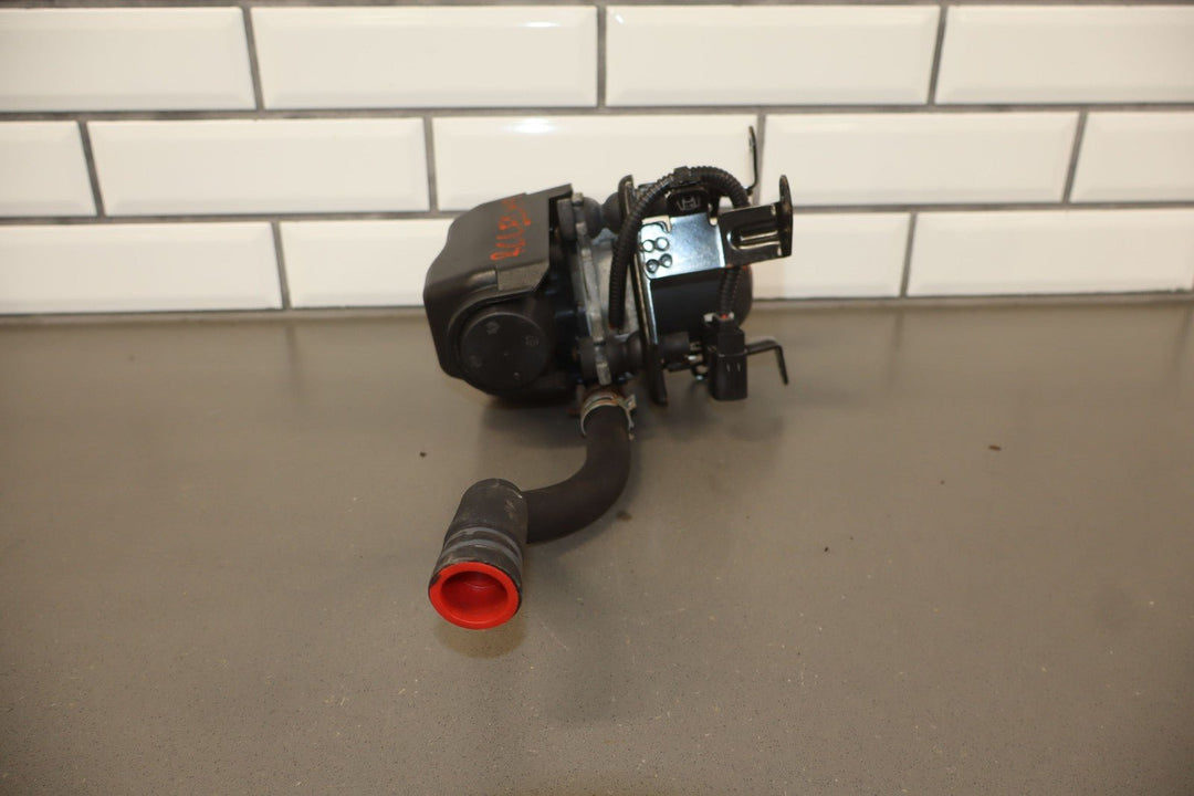 10 - 13 Lexus GX460 OEM Secondary Air Injection Pump W/Bracket 176100C040