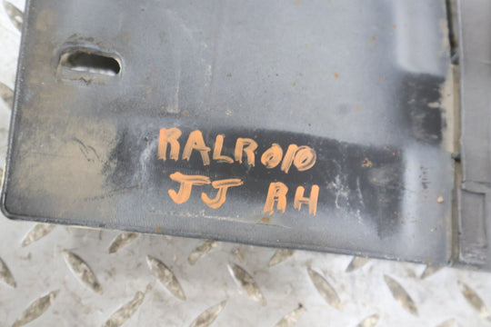 10 - 13 Range Rover Right RH Lower Fender Moulding (Santorini Black 820)