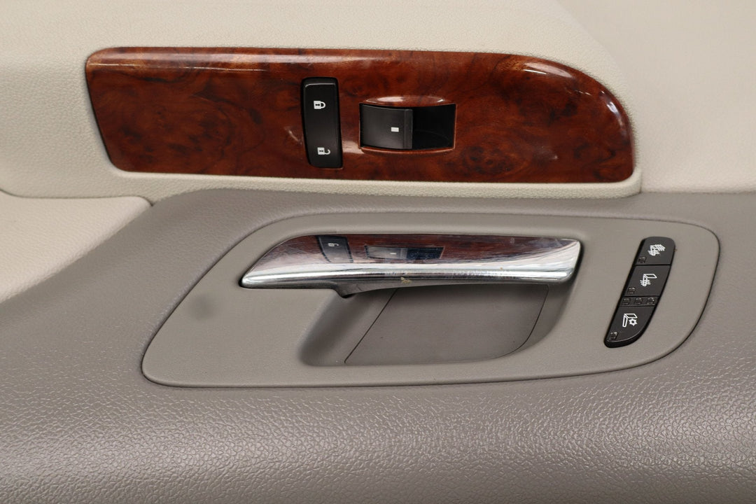 10 - 14 GMC Yukon Tahoe Suburban Avalanche Right Passenger Front Door Panel