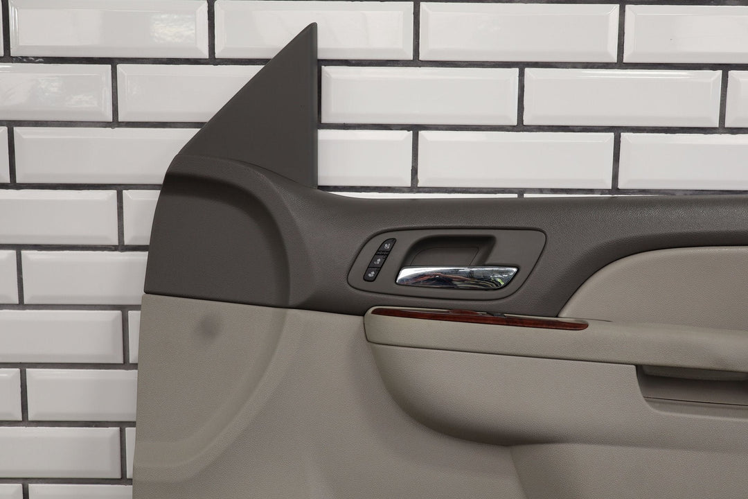 10 - 14 GMC Yukon Tahoe Suburban Avalanche Right Passenger Front Door Panel