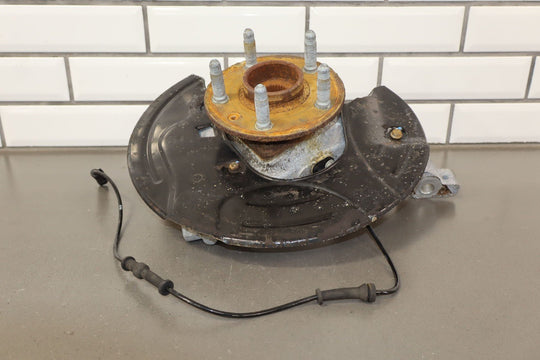 10 - 15 Chevy Camaro Front Right RH Spindle Knuckle W/ Hub