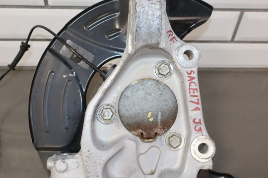 10 - 15 Chevy Camaro Front Right RH Spindle Knuckle W/ Hub