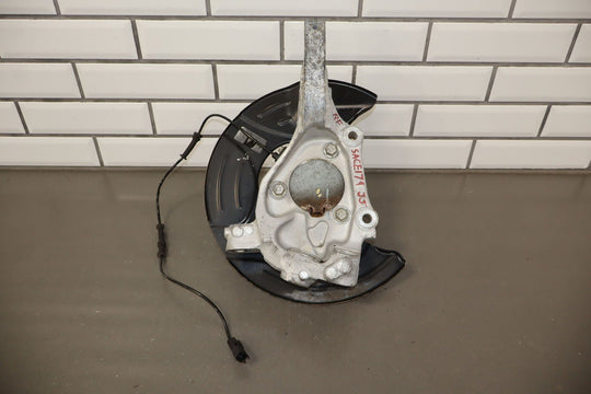 10 - 15 Chevy Camaro Front Right RH Spindle Knuckle W/ Hub