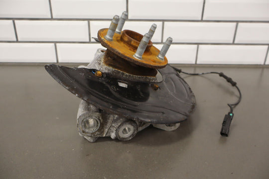 10 - 15 Chevy Camaro Front Right RH Spindle Knuckle W/ Hub