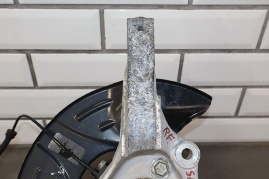 10 - 15 Chevy Camaro Front Right RH Spindle Knuckle W/ Hub