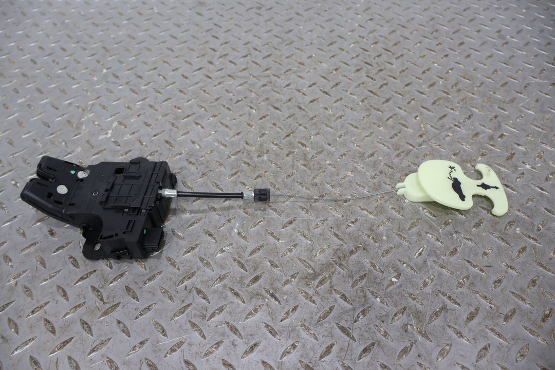 10 - 15 Chevy Camaro SS Coupe Trunk Deck Lid Latch W/Manual Release (Tested)