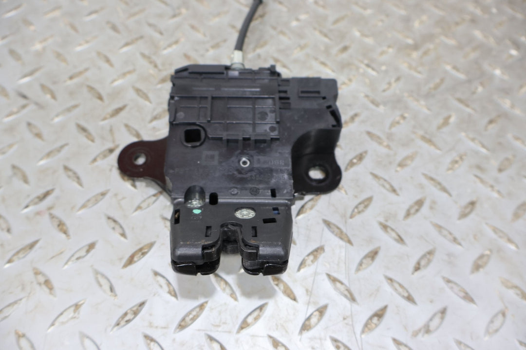 10 - 15 Chevy Camaro SS Coupe Trunk Deck Lid Latch W/Manual Release (Tested)