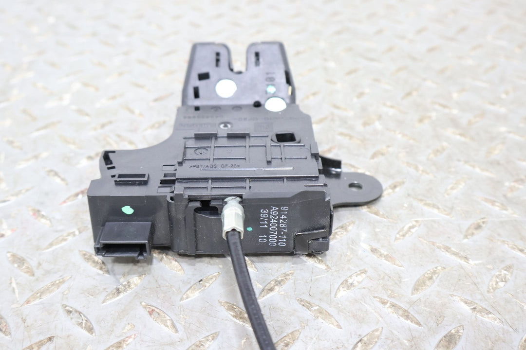 10 - 15 Chevy Camaro SS Coupe Trunk Deck Lid Latch W/Manual Release (Tested)