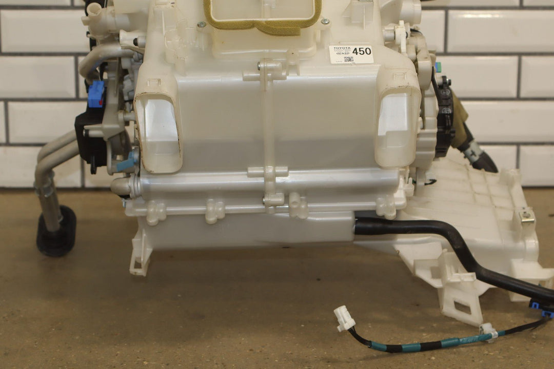 10 - 23 Lexus GX460 Front HVAC Blower Motor Heater Housing