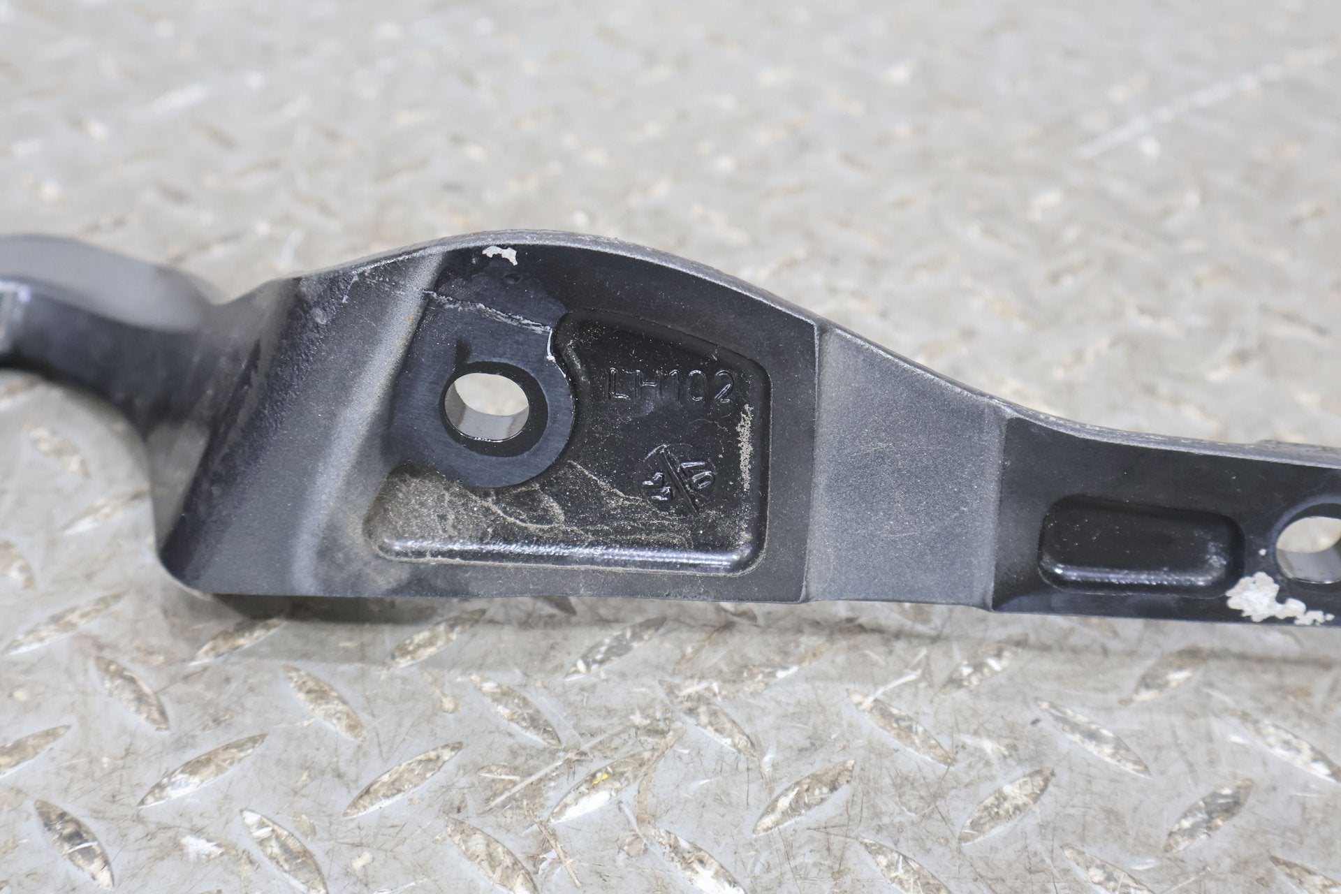 10 Aston Martin V8 Vantage Pair LH&RH Convertible Trunk Hinges Meteorite Silver