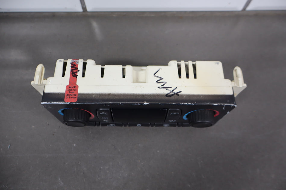2003-2004 Hummer H2- Climate Control 15832311
