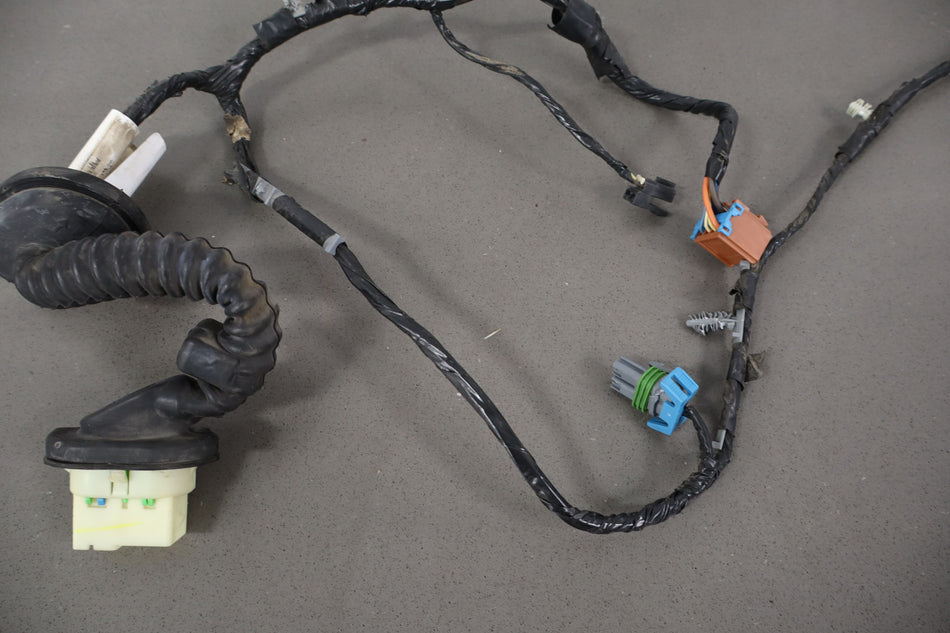 2005 Chevy Silverado GMT800 Right Rear Door Harness 10398031