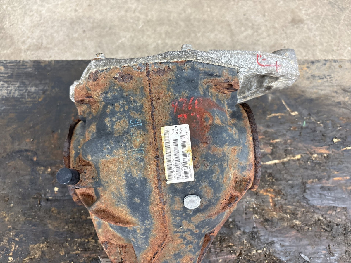 11-14 Dodge Challenger 5.7 Rear Differential Carrier 3.06 Ratio OEM