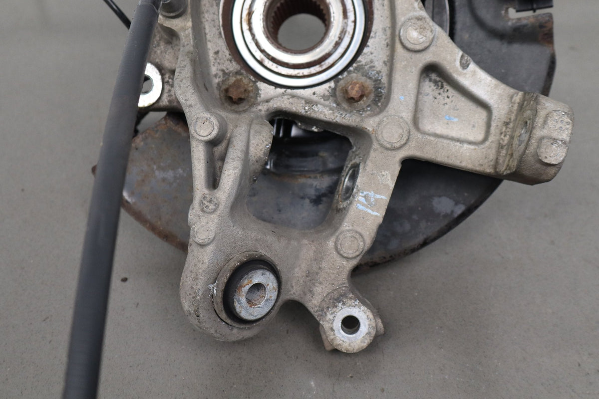 11-14 Dodge Challenger RH Rear Knuckle Spindle Hub 68089312AB OEM