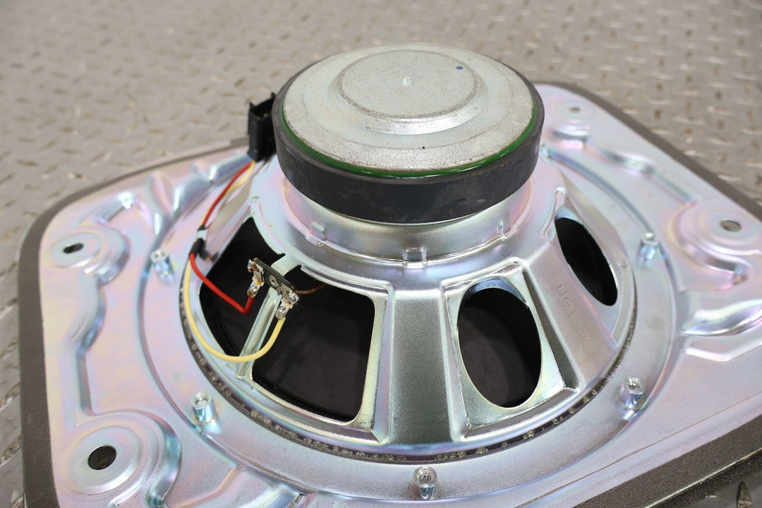11 - 15 Chevy Camaro Rear OEM Boston Acoustics Subwoofer Speaker (92199591) Tested