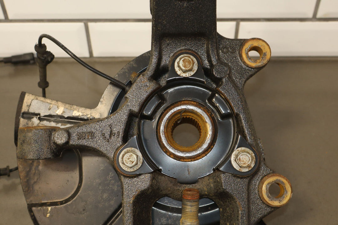 11 - 15 Jeep Grand Cherokee SRT8 Passenger Right Front Spindle / Knuckle OEM