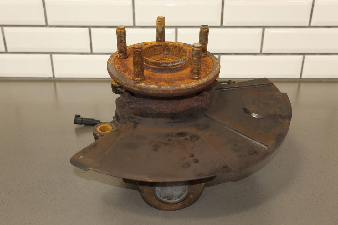 11 - 15 Jeep Grand Cherokee SRT8 Passenger Right Front Spindle / Knuckle OEM