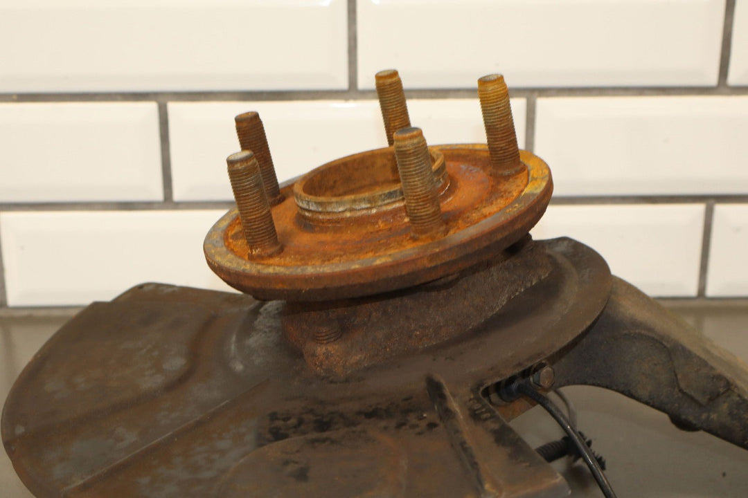 11 - 15 Jeep Grand Cherokee SRT8 Passenger Right Front Spindle / Knuckle OEM