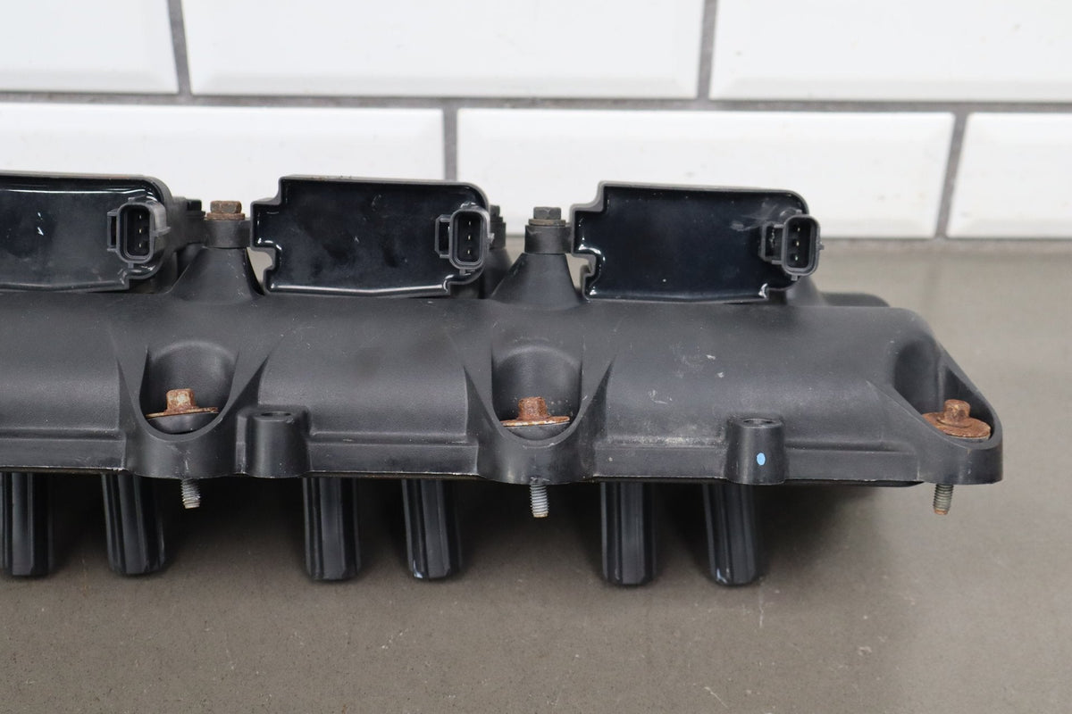 11-23 Dodge Challenger 5.7 Hemi Valve Cover Pair OEM