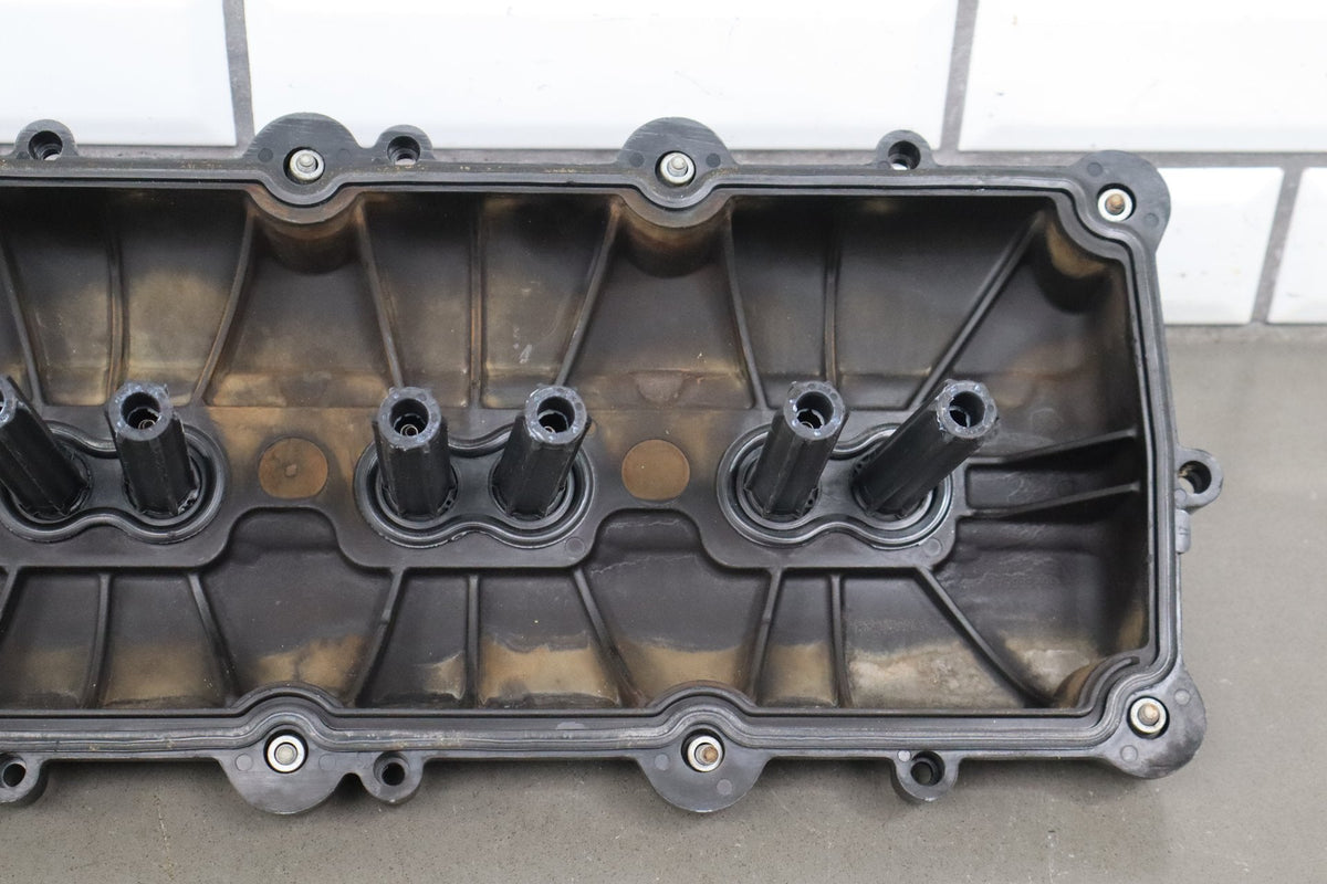11-23 Dodge Challenger 5.7 Hemi Valve Cover Pair OEM