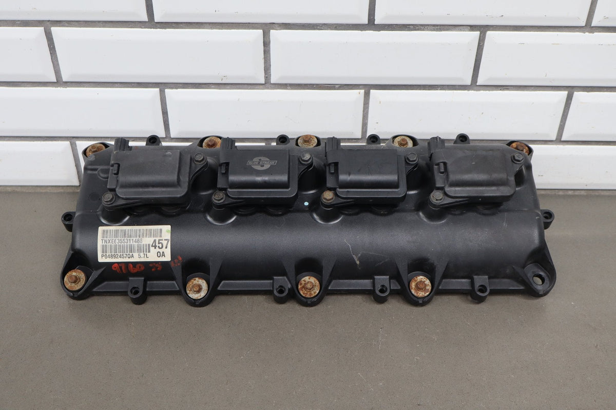 11-23 Dodge Challenger 5.7 Hemi Valve Cover Pair OEM