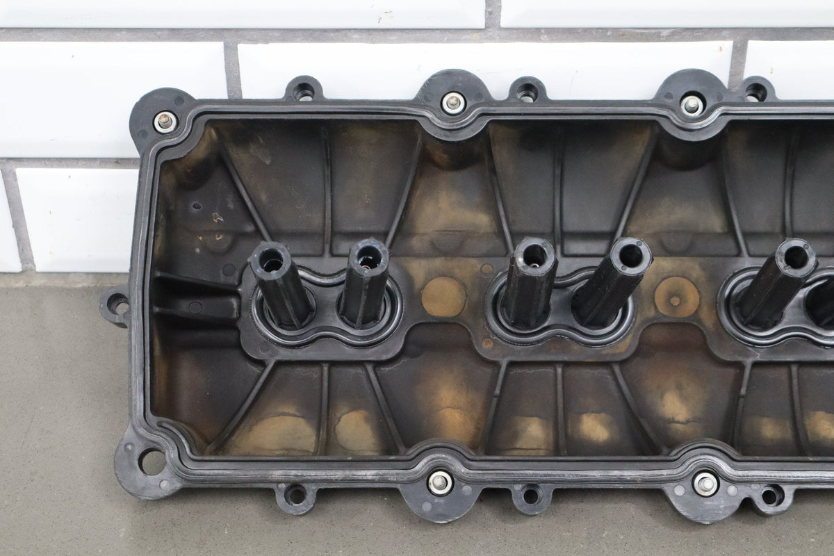 11-23 Dodge Challenger 5.7 Hemi Valve Cover Pair OEM