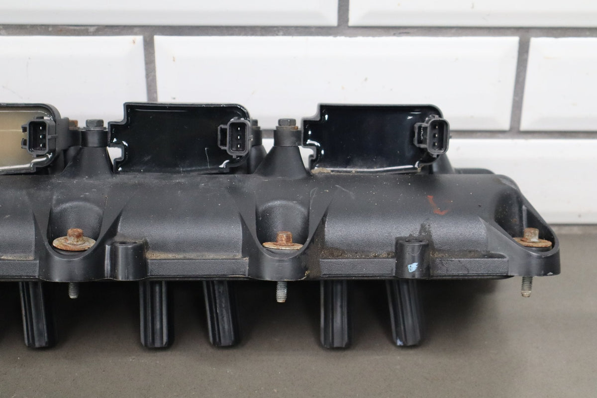 11-23 Dodge Challenger 5.7 Hemi Valve Cover Pair OEM