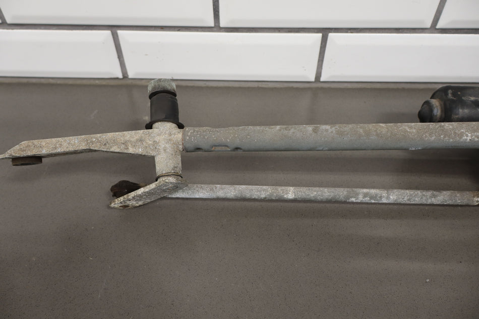 2007 Hummer H2- Wiper Linkage