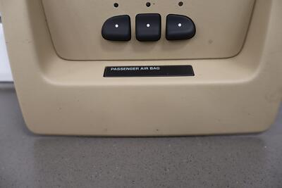2012 Chevrolet Suburban 1500- Front Console