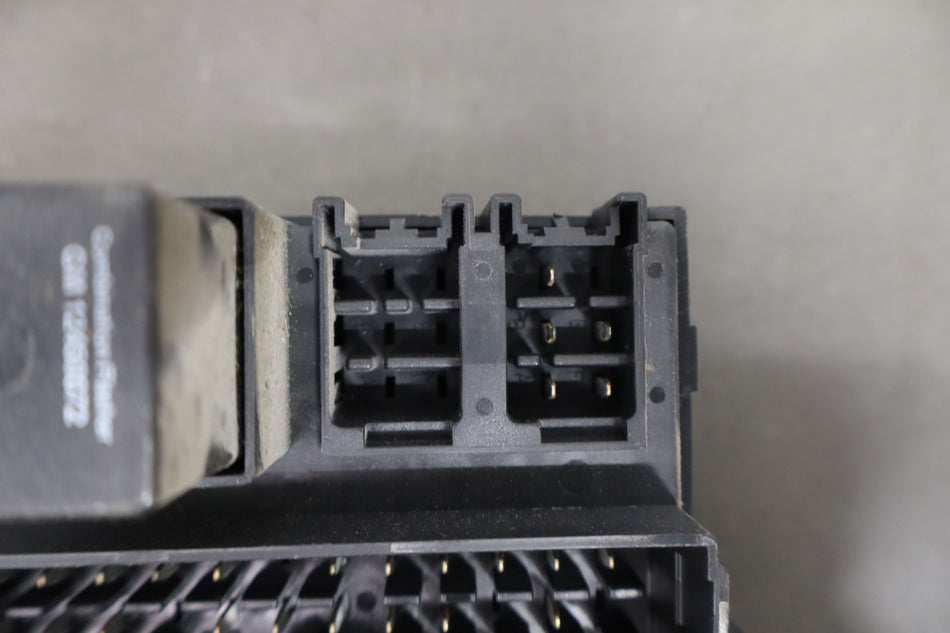 2001 Chevrolet Silverado 2500- Cabin Fuse Box