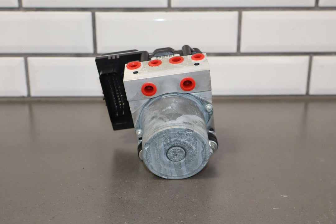 12 - 15 Chevy Camaro ABS Anti - Lock Brake Pump W/ Module OEM