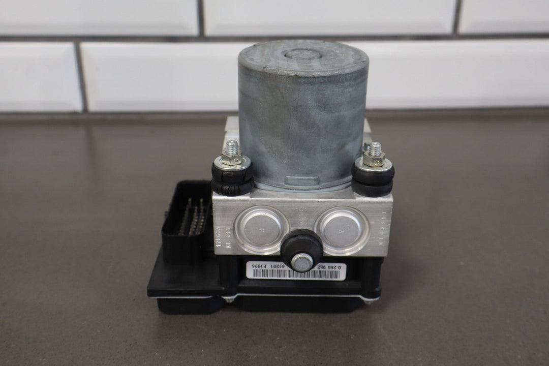 12 - 15 Chevy Camaro ABS Anti - Lock Brake Pump W/ Module OEM