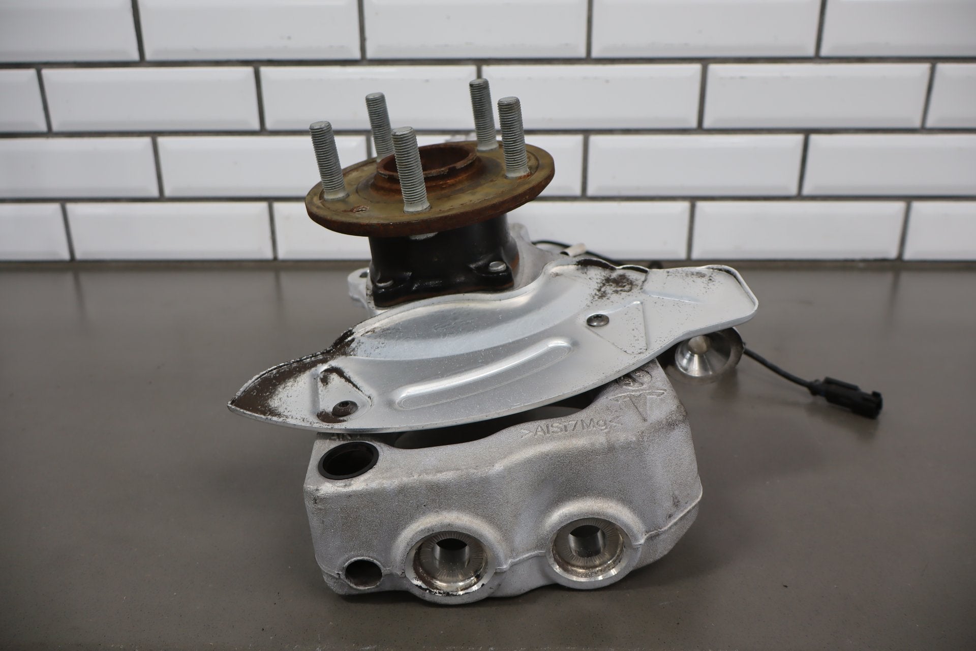 12-16 Tesla Model S RWD Passenger Right Front Spindle Knuckle OEM