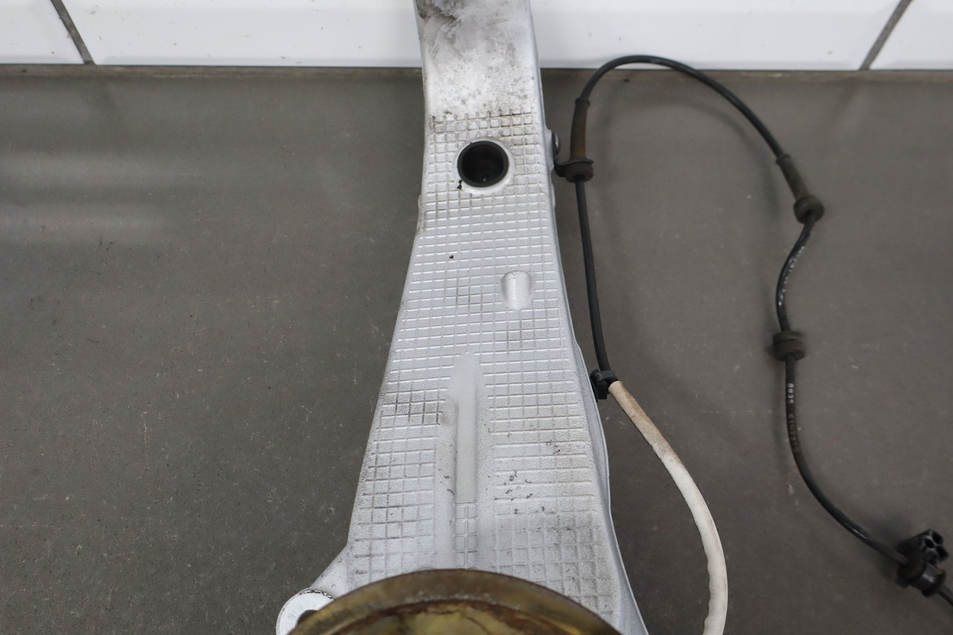 12-16 Tesla Model S RWD Passenger Right Front Spindle Knuckle OEM