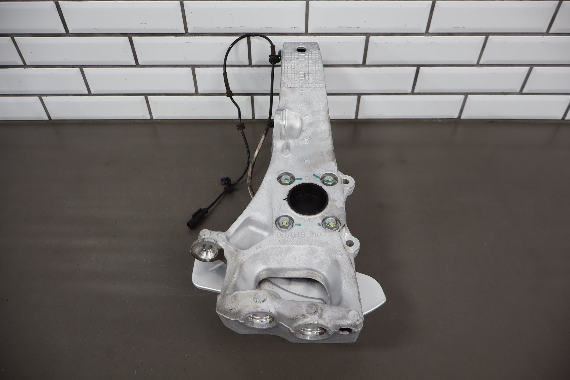 12-16 Tesla Model S RWD Passenger Right Front Spindle Knuckle OEM