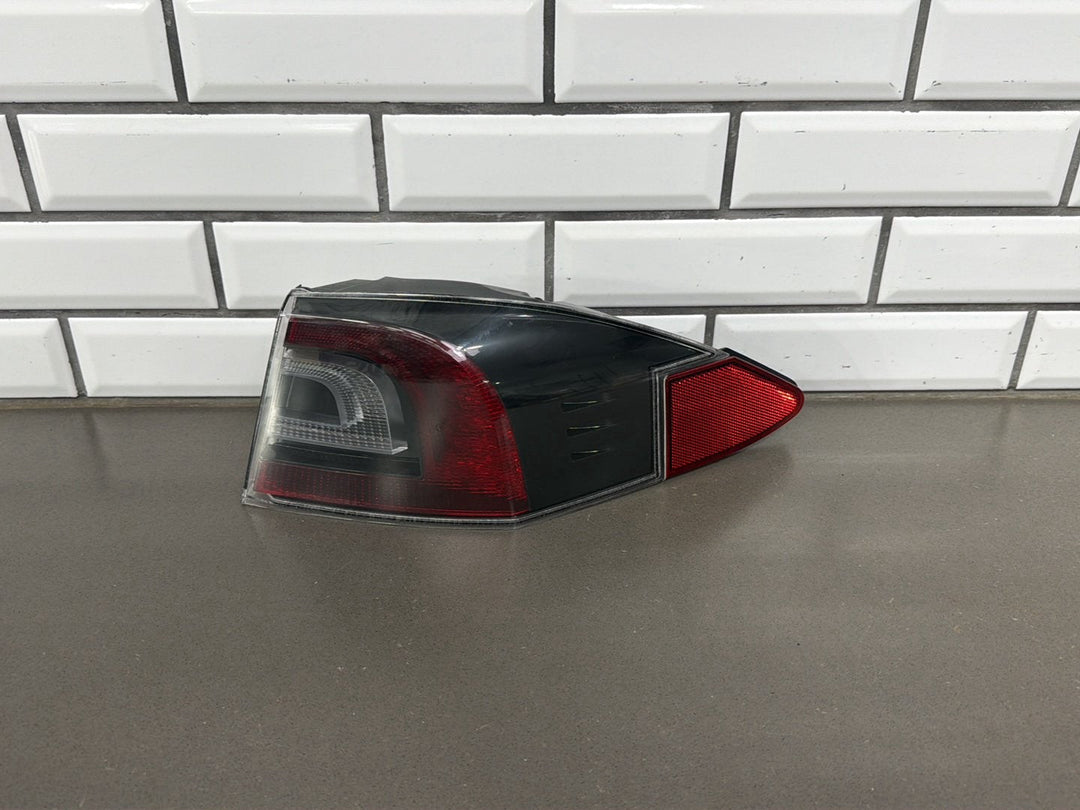 12 - 20 OEM Tesla Model S Rear Right Passenger Outer Tail Light Lamp