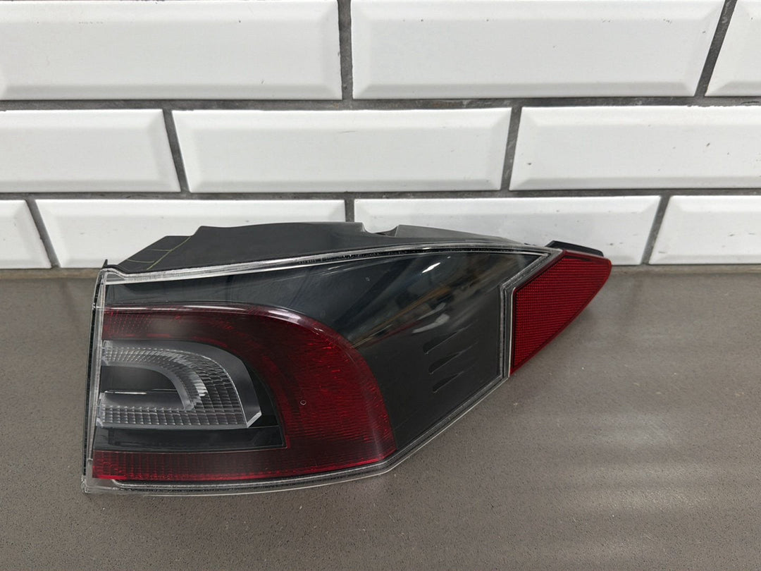 12 - 20 OEM Tesla Model S Rear Right Passenger Outer Tail Light Lamp