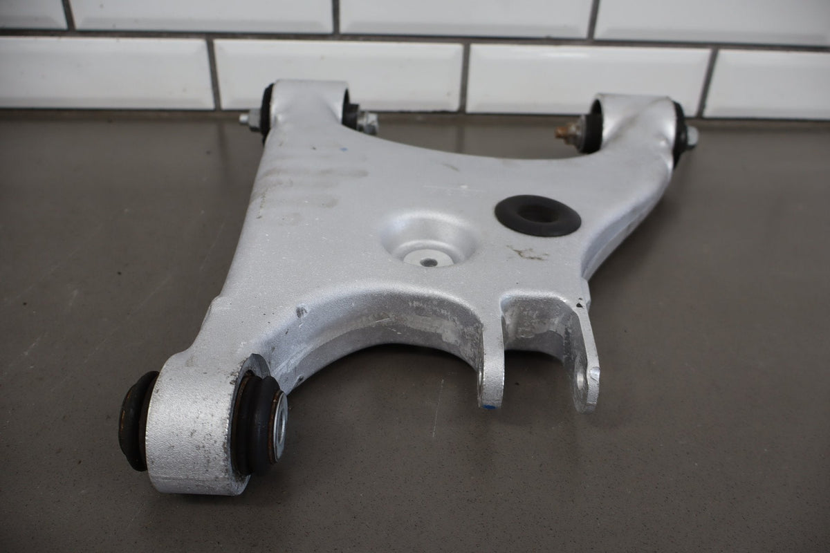 12-20 Telsa Model S Left Rear Suspension Knuckle Control Arms Spindle