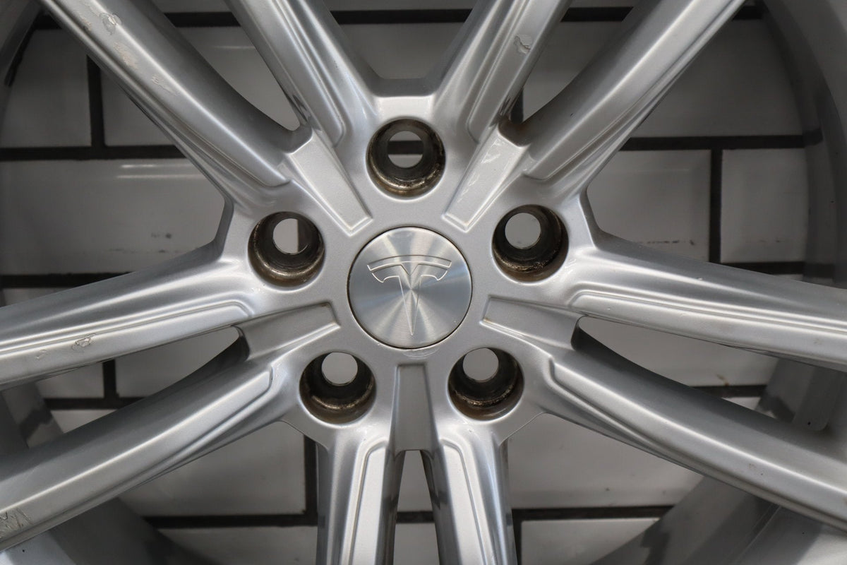 12-20 Tesla Model S Alloy Wheel OEM 19x8 Spun True