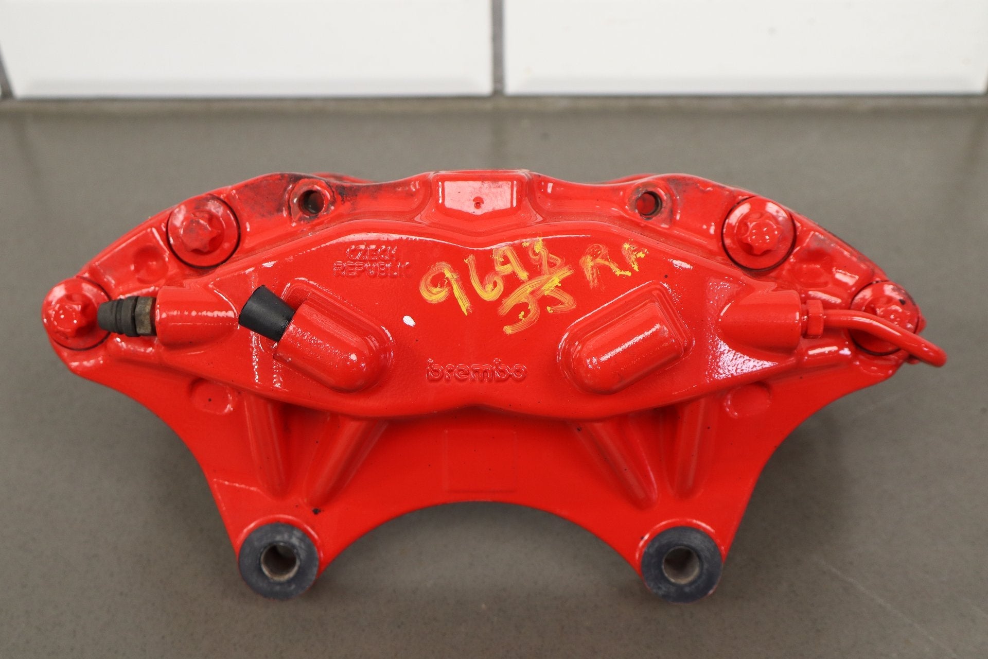 12-20 Tesla Model S Front Brembo Brake Caliper Set Left/Right OEM 4 Piston