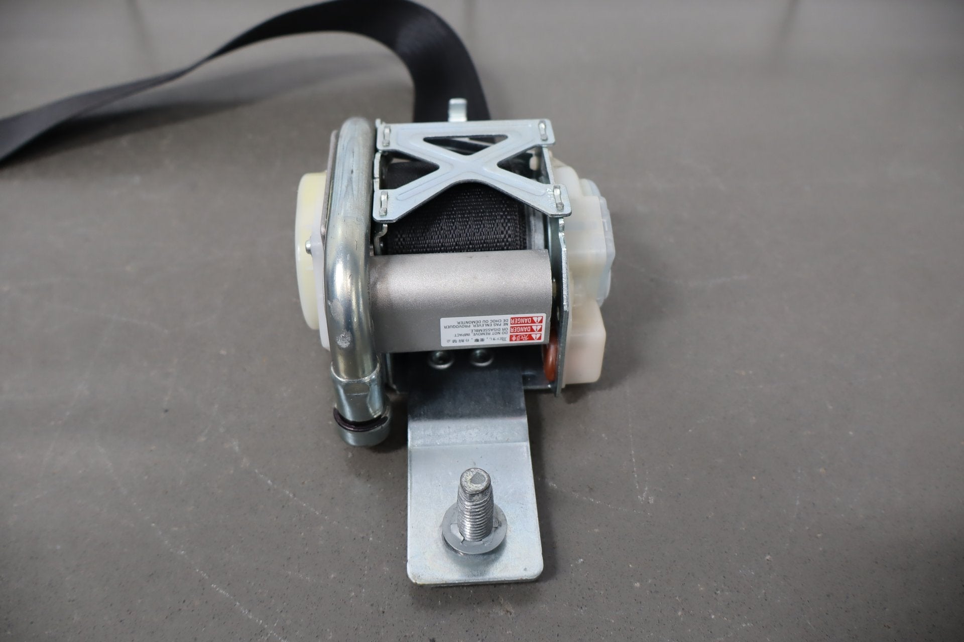 12-20 Tesla Model S Passenger Right Front Seat Belt Retractor