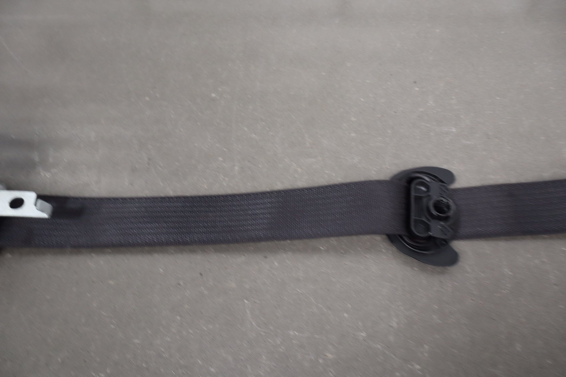 12-20 Tesla Model S Passenger Right Front Seat Belt Retractor