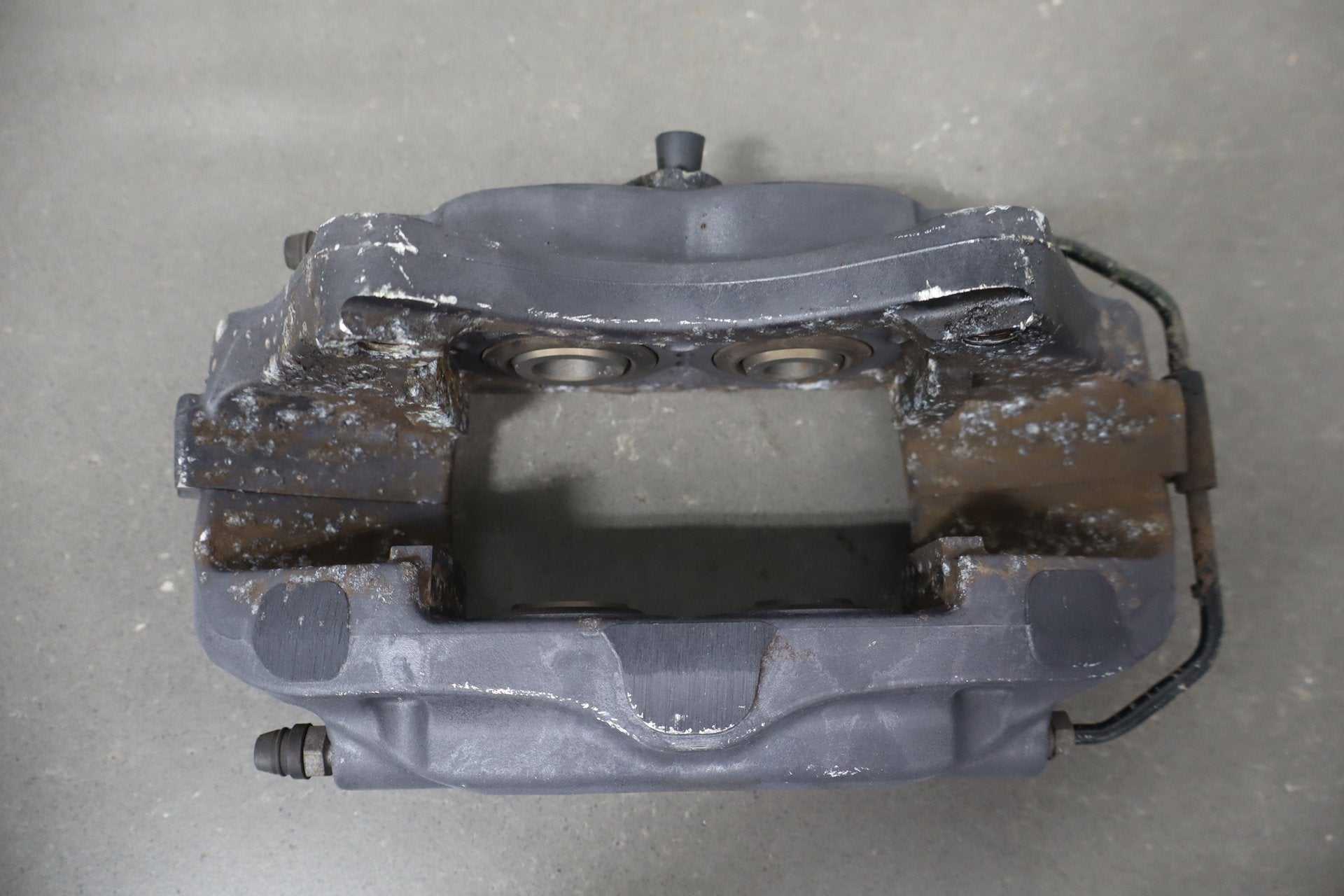 12-20 Tesla Model S/X Brembo Right Rear Brake Caliper Assembly OEM