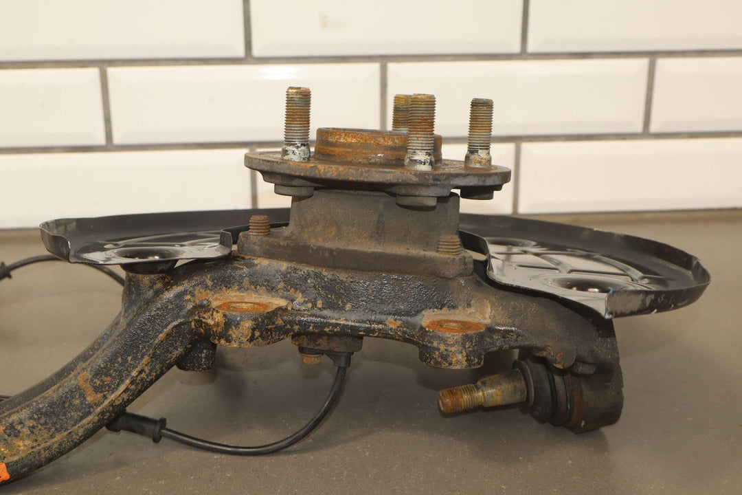 12 - 23 Dodge Challenger R/T Passenger Right RH Front Spindle Knuckle OEM