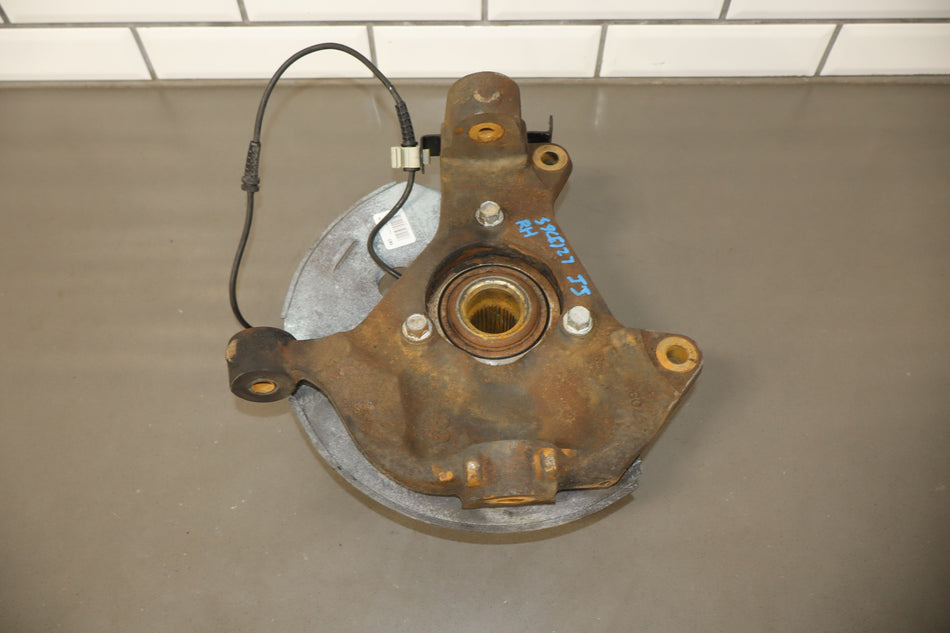 2009 Chevrolet Suburban 1500- Right Front Spindle