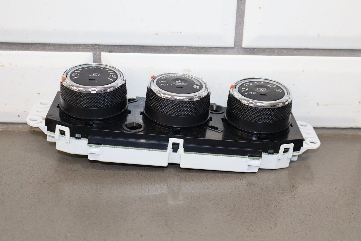 13-17 Mitsubishi Lancer Evo X Climate Control 7820A812