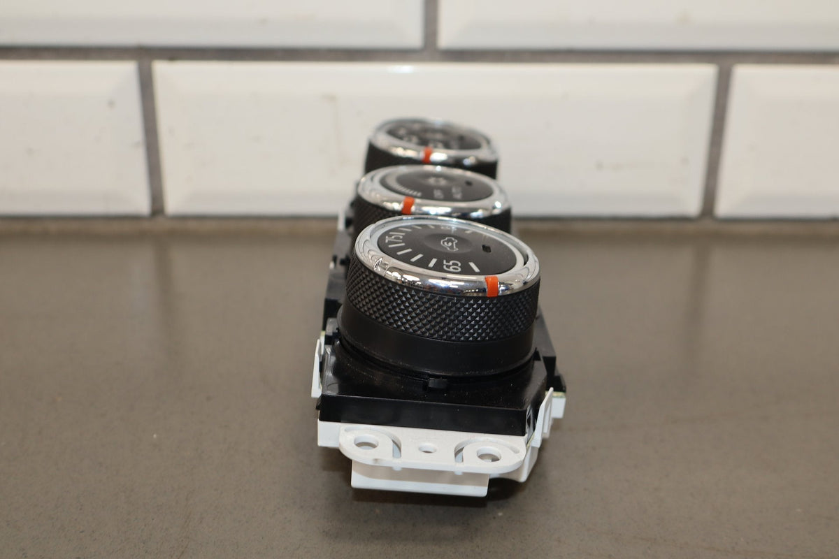13-17 Mitsubishi Lancer Evo X Climate Control 7820A812
