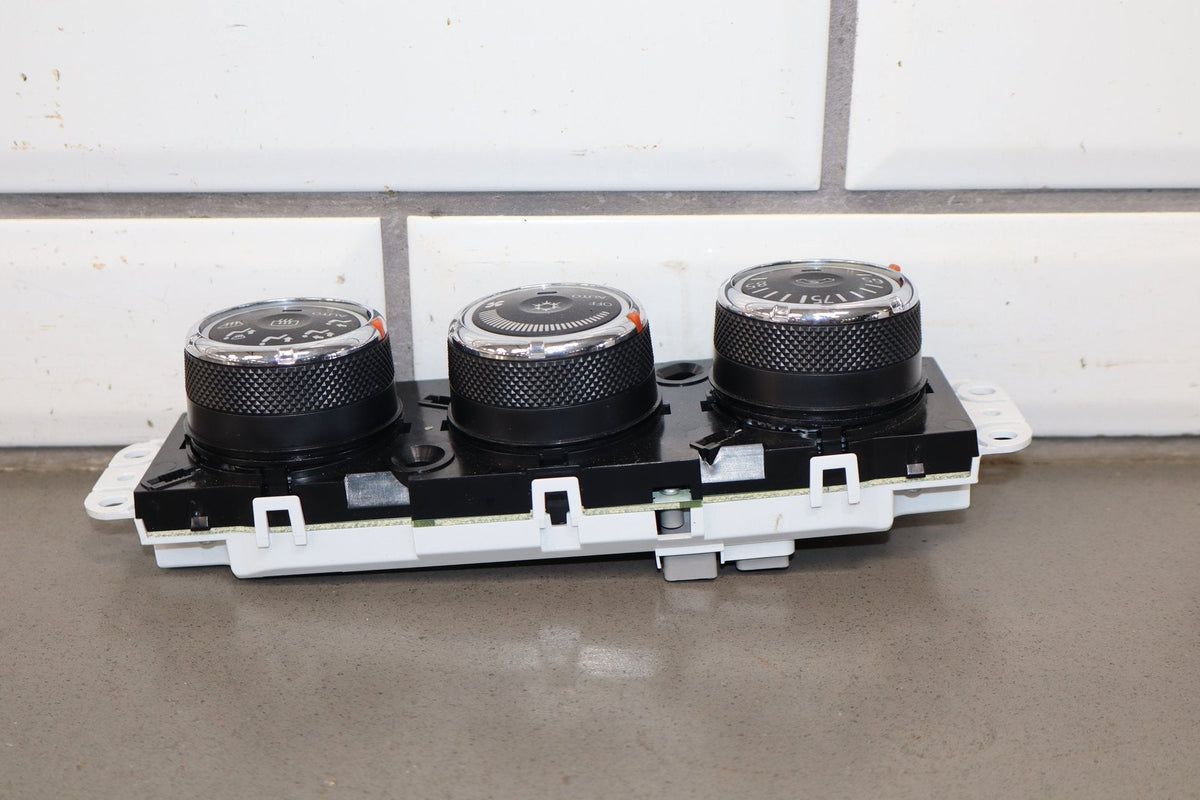 13-17 Mitsubishi Lancer Evo X Climate Control 7820A812