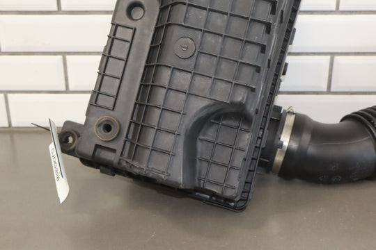 13 - 18 Ram 1500 19 - 24 Ram Classic 5.7L Hemi Air Cleaner Intake Tube Air Box OEM