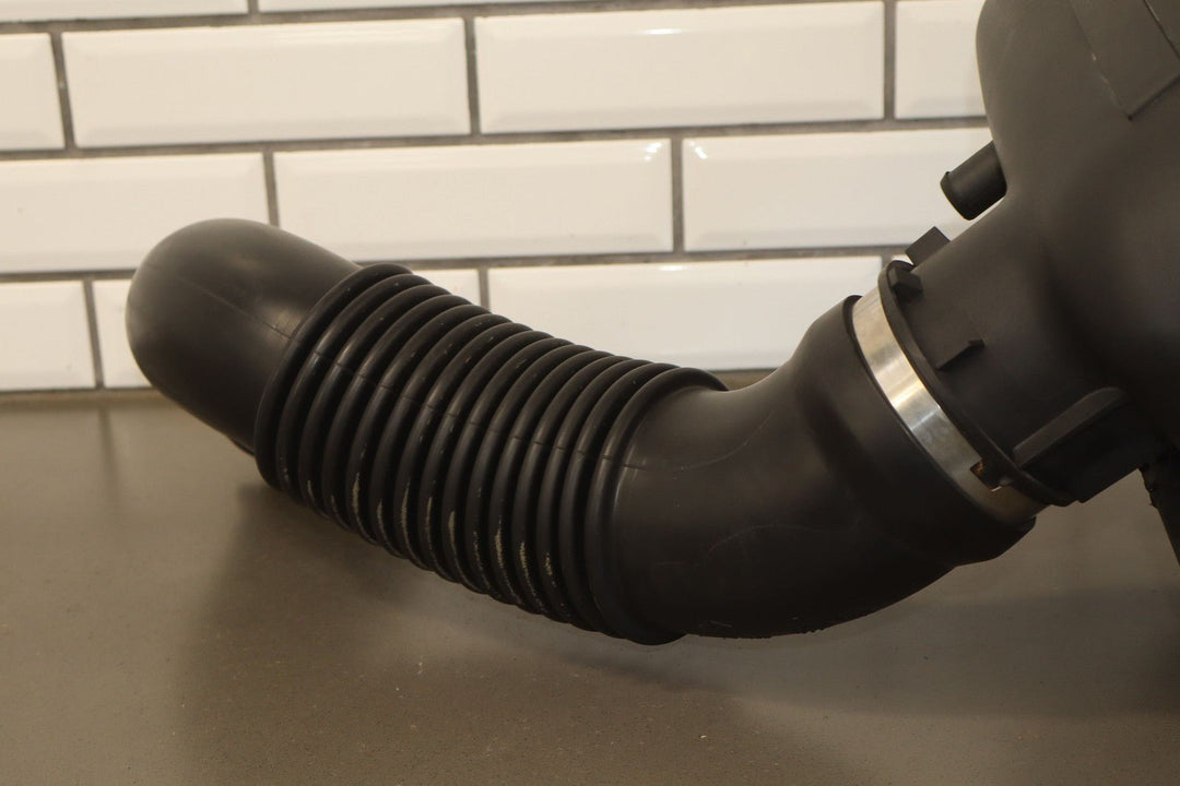 13 - 18 Ram 1500 19 - 24 Ram Classic 5.7L Hemi Air Cleaner Intake Tube Air Box OEM